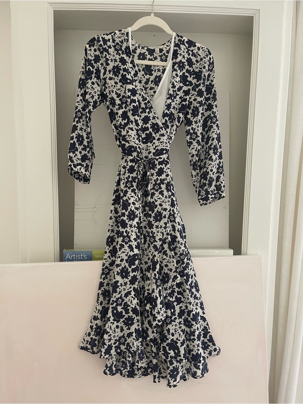 Lucky Brand Navy and White Floral silk Wrap Dress size Small